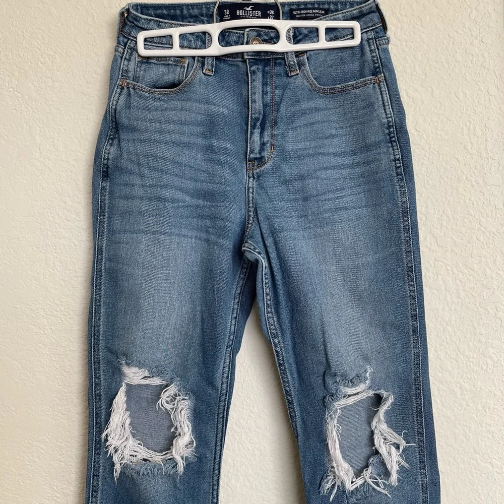 HOLLISTER EANS - Picture 1 of 2